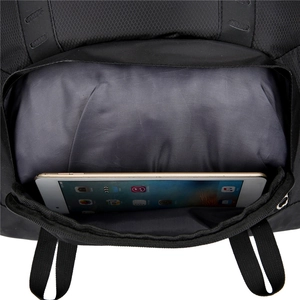 Grote capaciteit outdoor rugzak met intern ritsvak voor een tablet en diverse accessoires