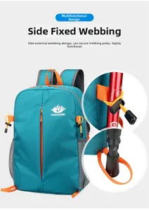 Détail du sac à dos de randonnée montrant le système de fixation pour bâtons