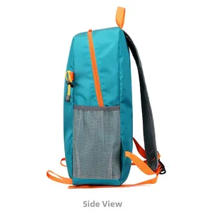 Vue latérale du sac à dos de randonnée pliable cyan avec fermetures éclair orange