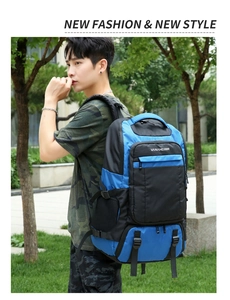 Blau-schwarzer isolierter Outdoor-Rucksack mit Reißverschlussfächern und Netzseitentaschen