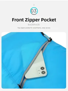 Voorvak met rits van de blauwe opvouwbare rugzak met opbergruimte voor een mobiele