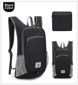 Detailansicht faltbarer Outdoor-Rucksack in Schwarz mit kompaktem Packmaß und Netzgurten