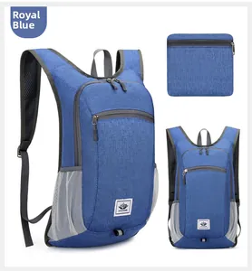 Faltbarer königsblauer Outdoor-Sportrucksack zeigt Vorderseite und kompakten Zustand