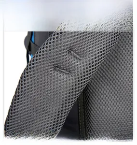 Detail showing the 3D honeycomb breathable mesh and padded straps of the hiking backpack