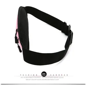 Vista lateral de la riñonera deportiva rosa impermeable con correa negra ajustable