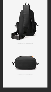 Détail du sac à bandoulière noir montrant le tissu imperméable et la poche zippée au dos