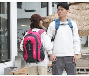 Outdoor 40L hiking backpack with adjustable chest straps for men and women