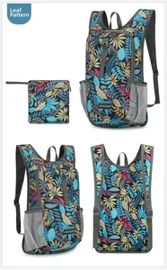 Vues détaillées d'un sac à dos pliable imperméable avec motifs de feuilles tropicales colorées