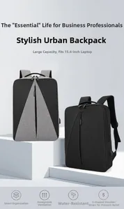 Détail du sac à dos étanche pour ordinateur avec bretelles en S et port de charge USB