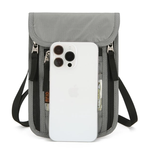 Pochette de voyage grise avec blocage RFID et multiples poches zippées imperméables