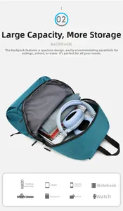 Vue de dessus du sac à dos sport bleu ouvert montrant l'intérieur spacieux compartimenté