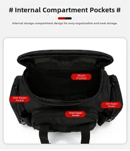 Détail du sac extérieur imperméable montrant les compartiments internes et poches filet