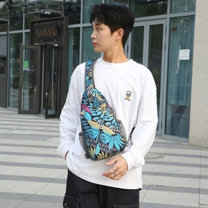 Multifunctional tropical print crossbody chest bag with adjustable strap for men