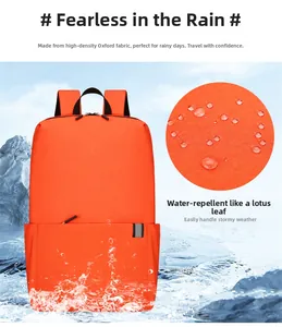 Detail eines orangefarbenen Rucksacks aus wasserfestem Oxford-Gewebe hoher Dichte