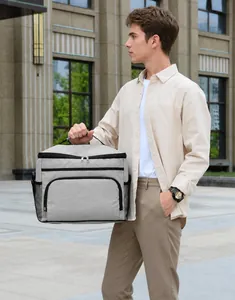 Sac isotherme gris avec poignées renforcées et poches filet pour déjeuner à l'extérieur