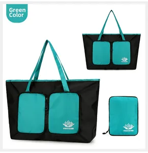 Sac de voyage pliable vert montrant les modes étendu et compact en vue de détail macro
