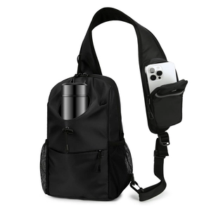 Leichte schwarze Crossbody-Brusttasche mit integriertem Handyfach und Flaschenhalterung