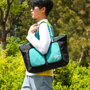 Sac de voyage pliable grande capacité noir et vert avec logo de montagne Vanaheimr