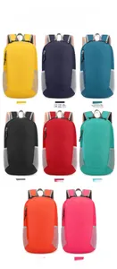 Huit couleurs de sacs à dos outdoor pliables et résistants à l'eau avec poches filet