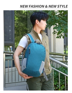 Sac à dos pliable bleu lac imperméable pour l'extérieur avec poche latérale en filet