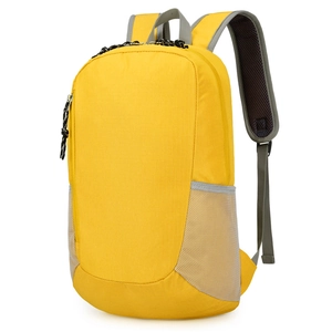 Sac à dos de randonnée jaune pliable et imperméable avec poches latérales en filet