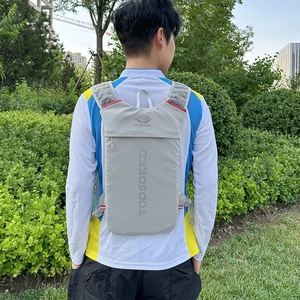 Gilet de course gris léger sac d'hydratation pour marathon cyclisme et sport de plein air