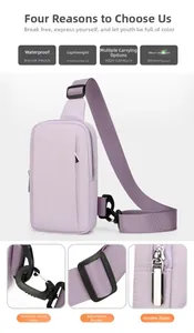 Détail du sac bandoulière violet imperméable avec sangle réglable et crochet pivotant