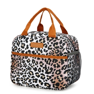 Bolsa de almuerzo aislada con estampado de leopardo y asas naranjas en tejido de Oxford