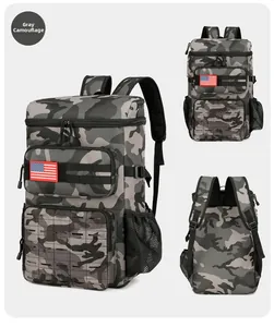 Vista multi-angolo dello zaino tattico mimetico grigio con patch della bandiera e tasche