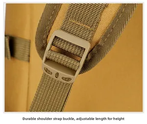 Dettaglio della tracolla in nylon ad alta densità e fibbia regolabile sullo zaino termico