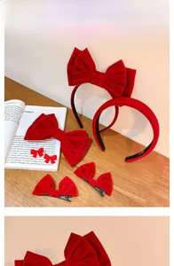 Ensemble détaillé d'accessoires à cheveux en velours rouge avec serre-têtes à nœuds