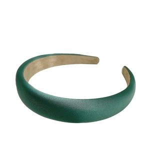 Eleganter dunkelgrüner breiter Haarreif mit High-Crown-Design und glattem Satin-Finish