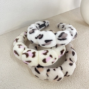 Set de bandeaux léopard en peluche douce avec design rembourré et texture bouclée