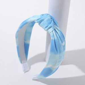 Blau-weißes Boho-Haarband mit Batik-Muster und Knotendesign aus hochwertigem Stoff