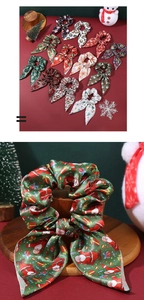 Gros plan d'un ensemble de chouchous de Noël festifs avec motifs et texture satinée soyeuse