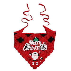 Foulard de Noël rouge fait main en tricot avec motif Père Noël et texte Merry Christmas