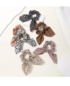 Set di sei elastici per capelli con orecchie di coniglio e stampa leopardata mista
