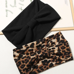 Set di fasce per capelli elastiche per yoga con stampa leopardata e nero sport