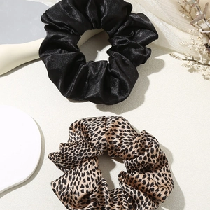 Ensemble de chouchous élégants en satin noir et imprimé léopard pour coiffure féminine