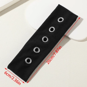 Schwarzes elastisches Punk-Stirnband mit silbernen Metallösen und 20x6 cm Abmessungen
