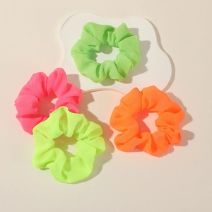 4er-Set neonfarbene Haargummis aus Stoff in lebendigen Pink-, Grün- und Orangetönen
