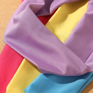 Fasce sportive elastiche in colori vivaci per yoga e fitness per uomo e donna