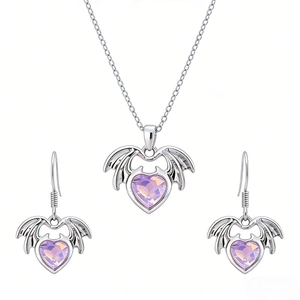 Parure collier et boucles d'oreilles ailes de chauve-souris avec cristal violet cœur