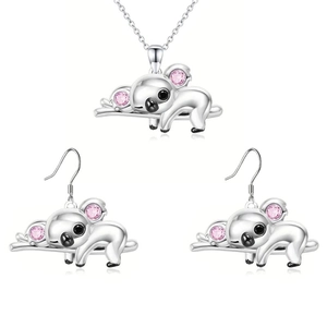 Conjunto de joyas de koala con cristal rosa que incluye collar y pendientes a juego