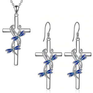 Conjunto de cruz en plata pulida con colgantes de libélula en esmalte azul y circonitas