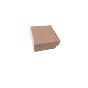 Boîte à bijoux carrée rose avec texture à motifs losanges pour bagues et boucles