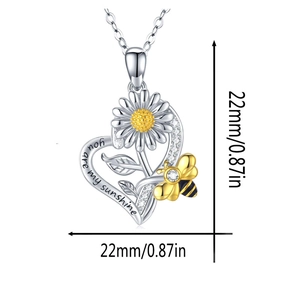 Zonnebloem hart ketting met You Are My Sunshine gravure en kleine bijen hanger