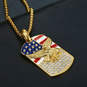 Collier hip hop plaqué or avec pendentif aigle américain et motif de drapeau des États-Unis