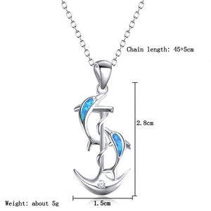 Détail du pendentif dauphin et ancre en argent avec opale bleue et dimensions