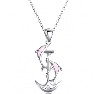 Collier avec pendentif ancre et dauphin en argent avec opale rose et zircon cubique